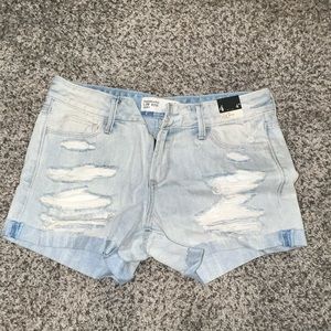 Never worn size 4 Abercrombie shorts